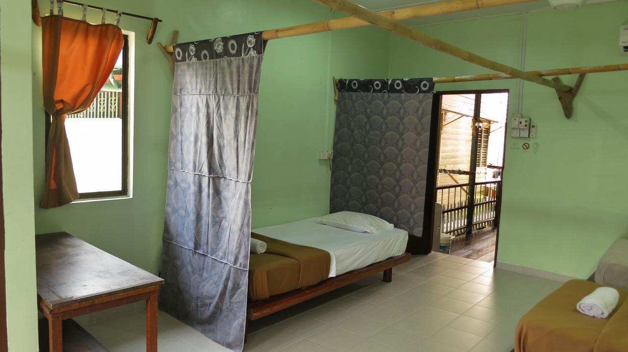 Pangkor Guesthouse Spk Kampong Sungai Udang Kültér fotó